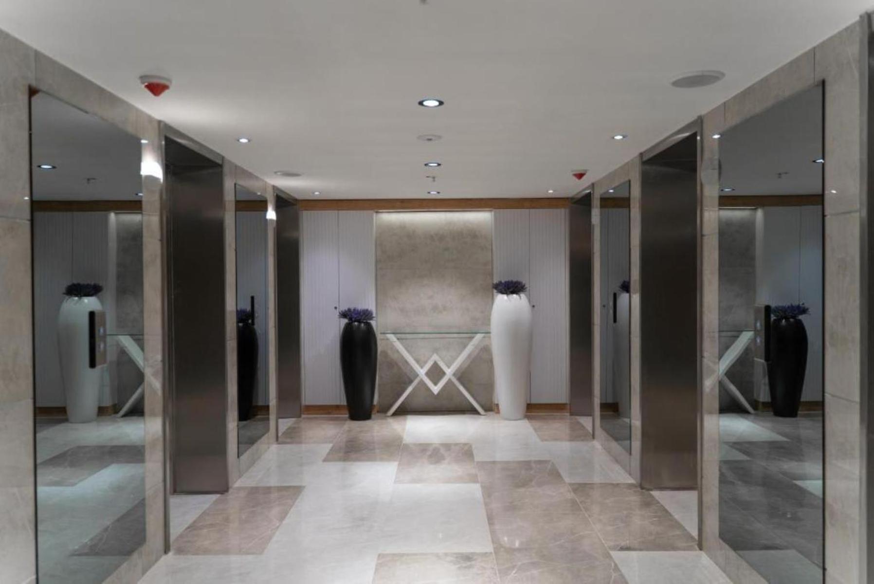 Orbi City Hotel With Sea View バトゥーミ エクステリア 写真