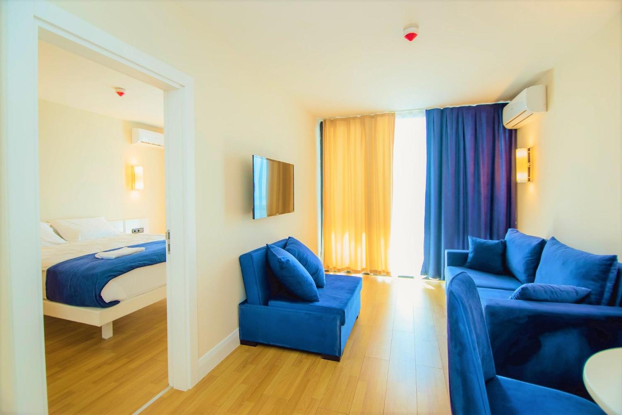 Orbi City Hotel With Sea View バトゥーミ エクステリア 写真
