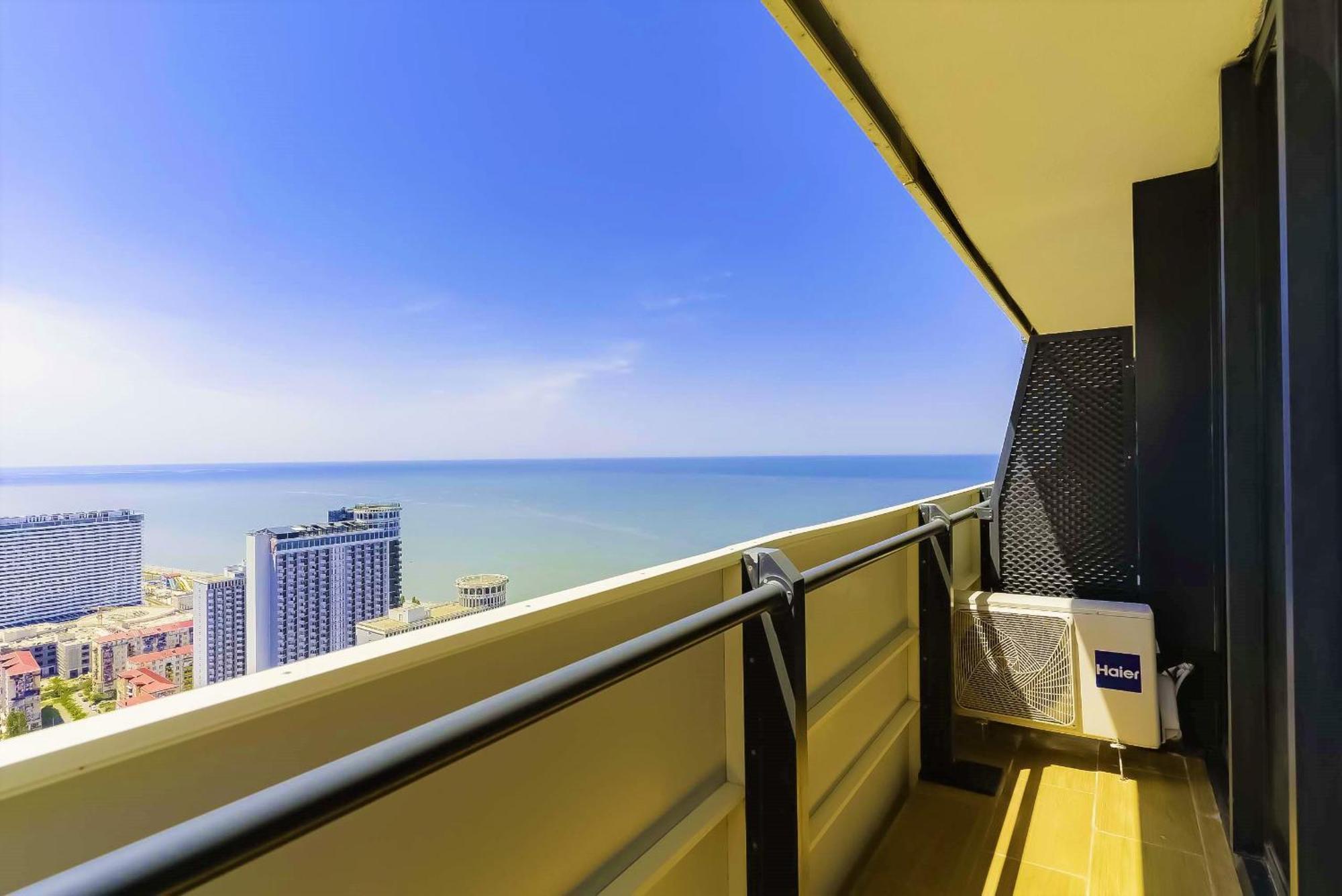Orbi City Hotel With Sea View バトゥーミ エクステリア 写真