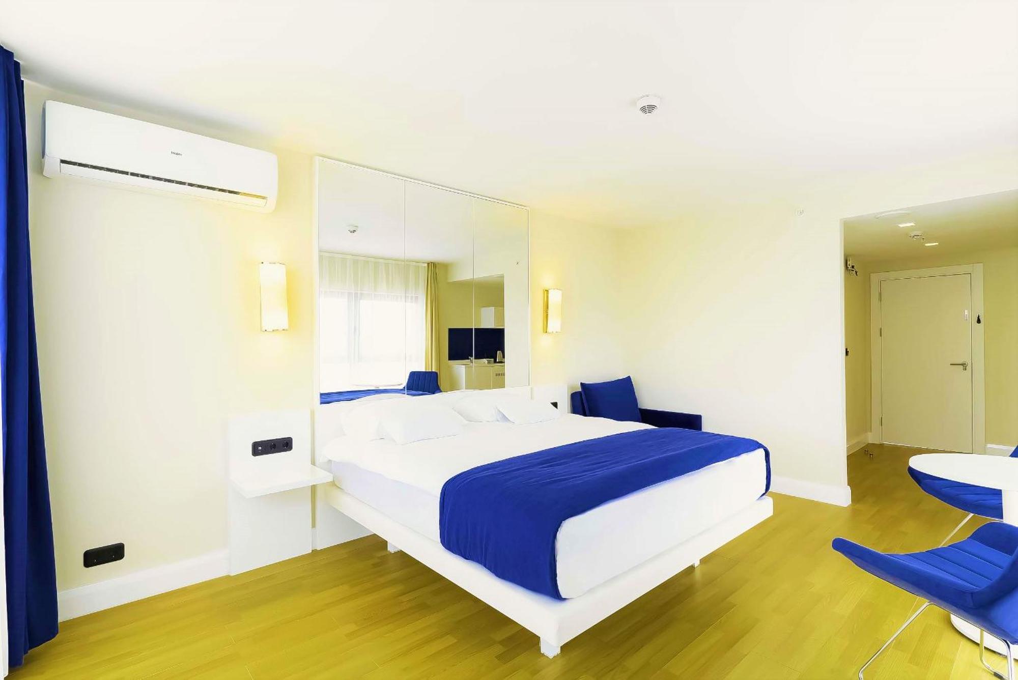 Orbi City Hotel With Sea View バトゥーミ エクステリア 写真