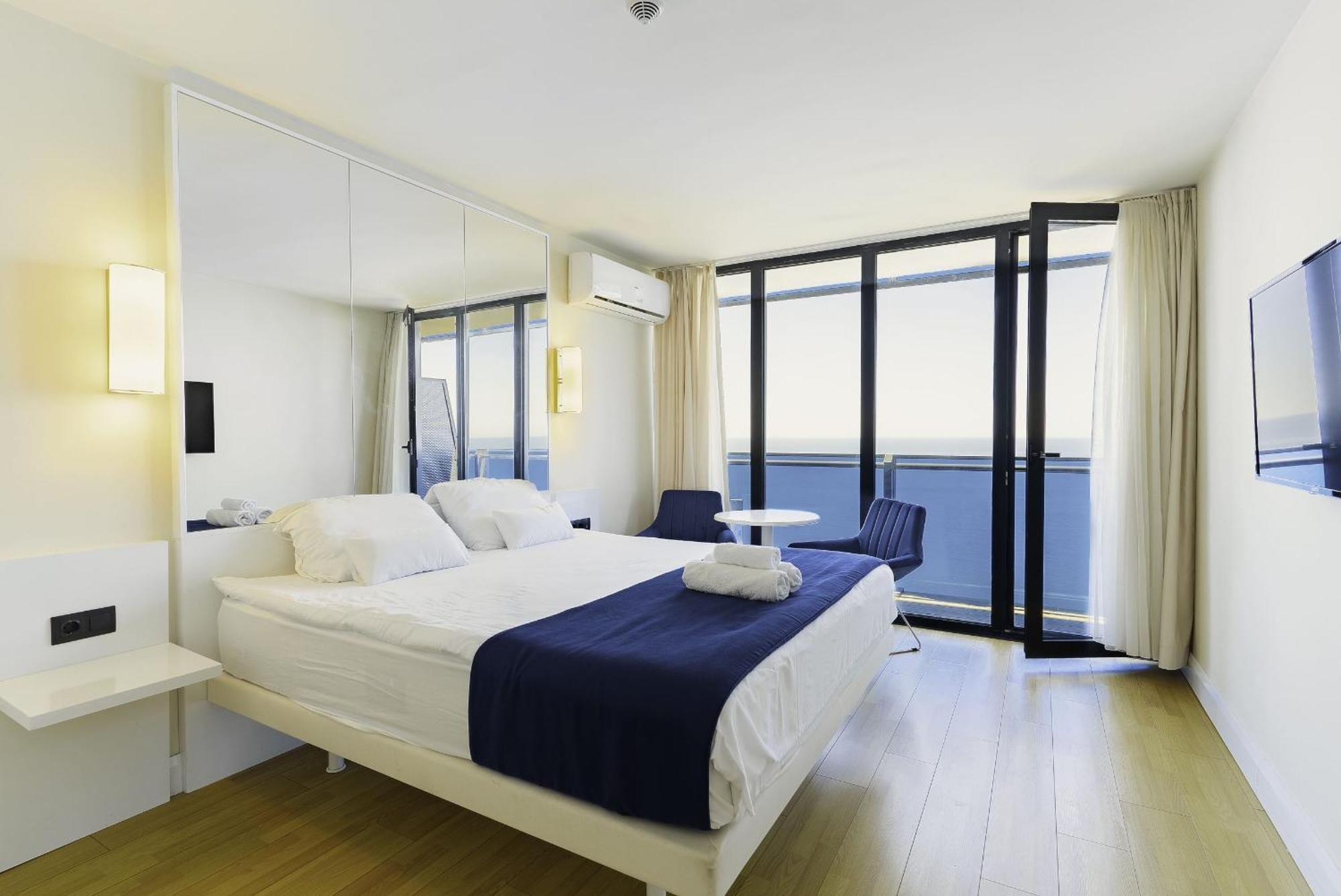 Orbi City Hotel With Sea View バトゥーミ エクステリア 写真