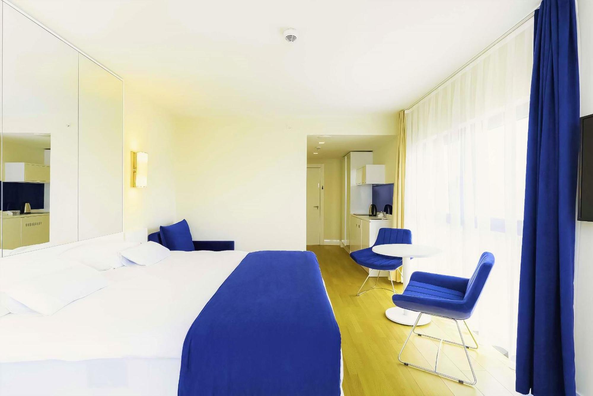 Orbi City Hotel With Sea View バトゥーミ エクステリア 写真